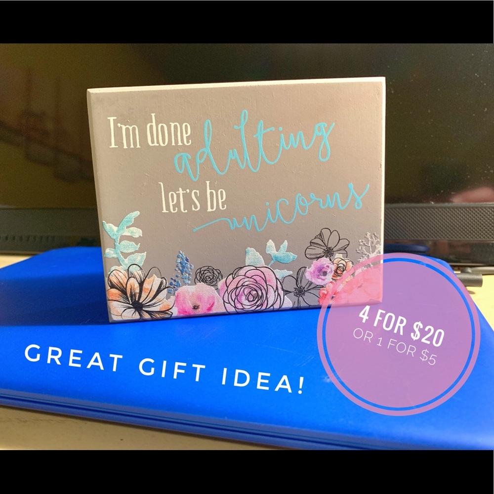 🦄 4 signs for $20🦄 Adorable Wood Set-about! New.